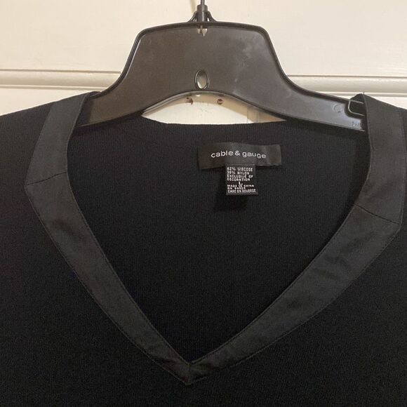 Gorgeous black tunic top - Picture 3 of 5
